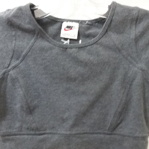 Nike Crop Top for exercise wear - Picture 4 of 4